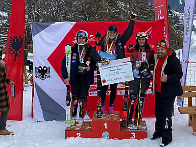 podio_Slalom_campionati nazionali_Albania_Kronplatz_21_12_2022