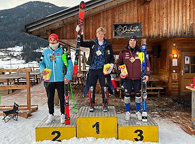 podio_M_Slalom_FIS_Val Casies_29_12_2022